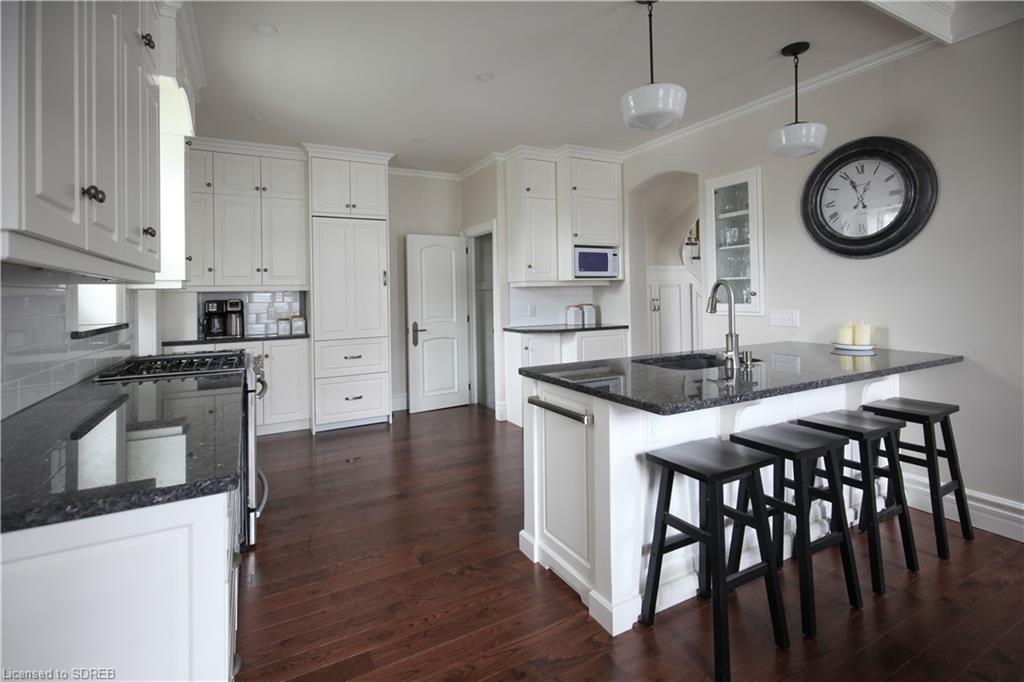 12 CHAPMAN Street W, Port Dover, Ontario, Canada