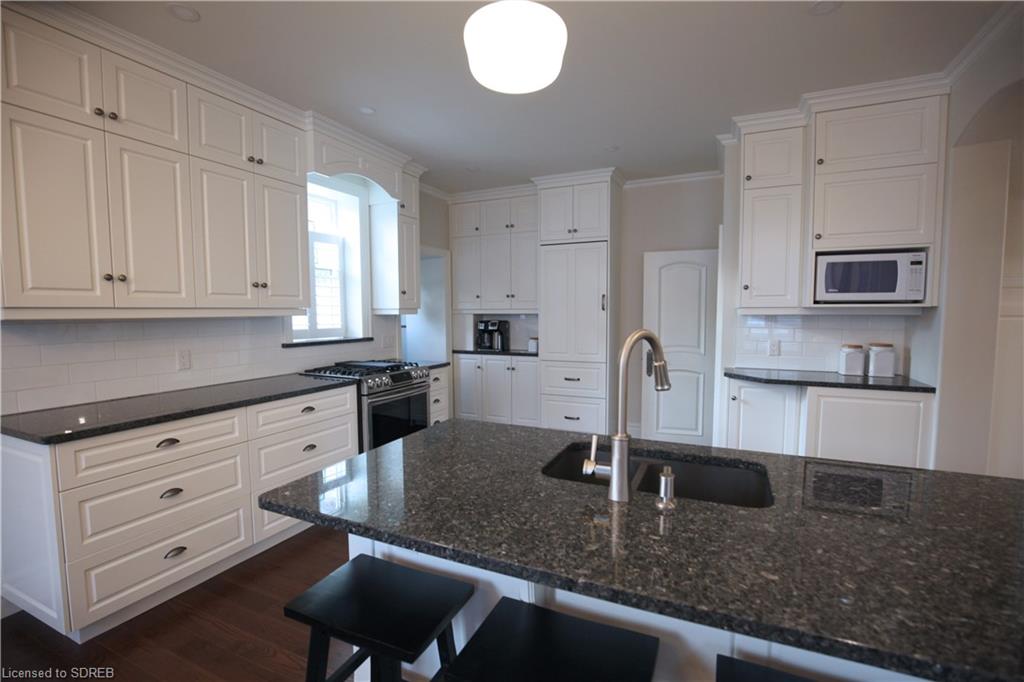 12 CHAPMAN Street W, Port Dover, Ontario, Canada