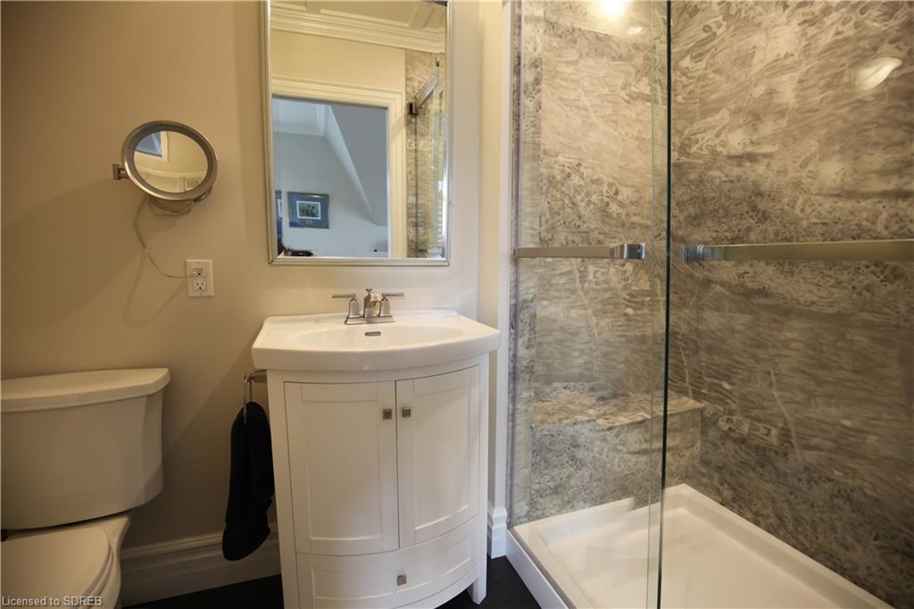12 CHAPMAN Street W, Port Dover, Ontario, Canada