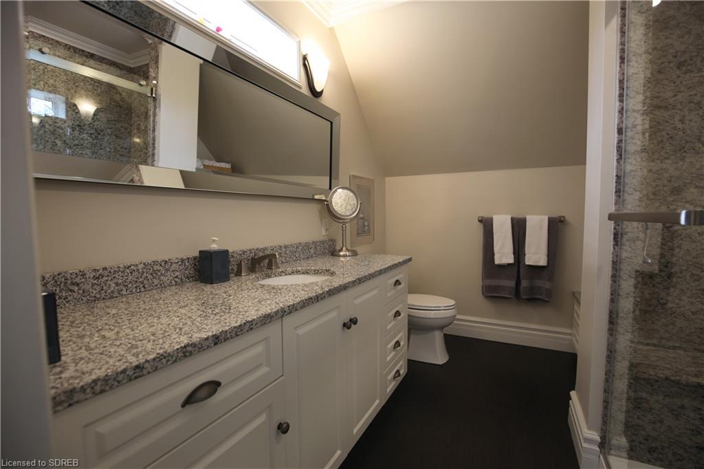 12 CHAPMAN Street W, Port Dover, Ontario, Canada
