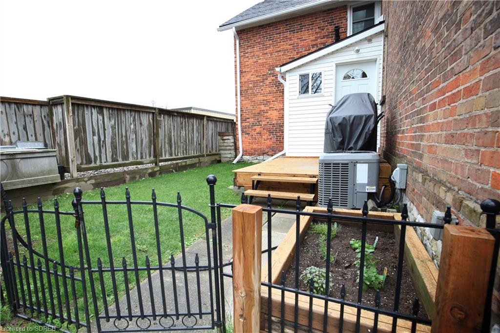 12 CHAPMAN Street W, Port Dover, Ontario, Canada