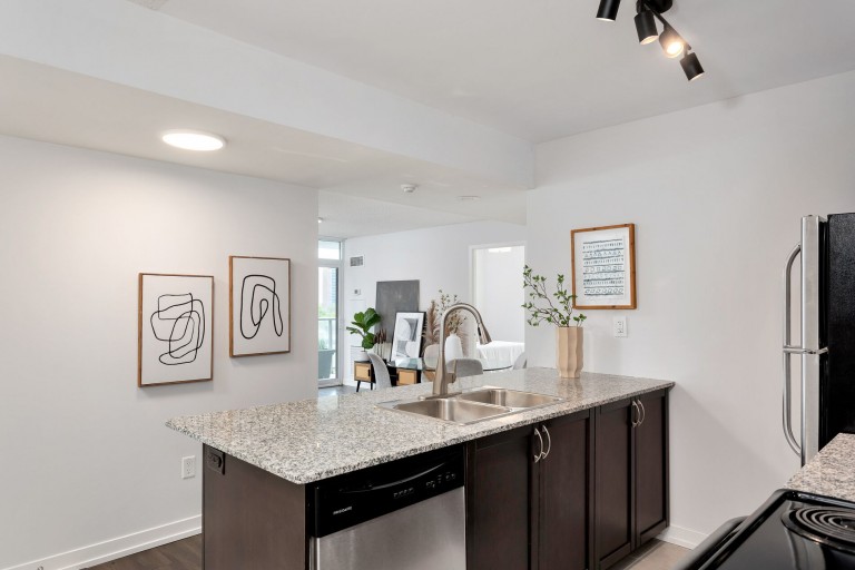 816 Lansdowne Avenue, Unit 517, Toronto, Ontario, Canada photo 11