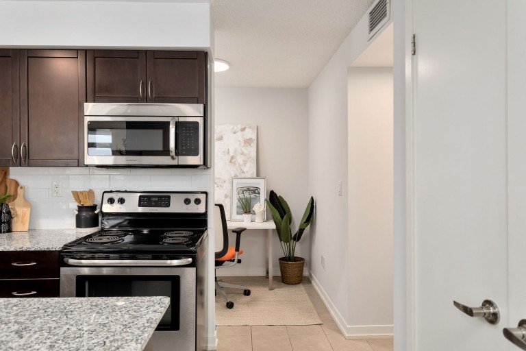 816 Lansdowne Avenue, Unit 517, Toronto, Ontario, Canada photo 14