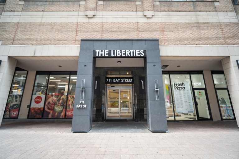 711 Bay Street, Unit 1613, Toronto, Ontario, Canada photo 2
