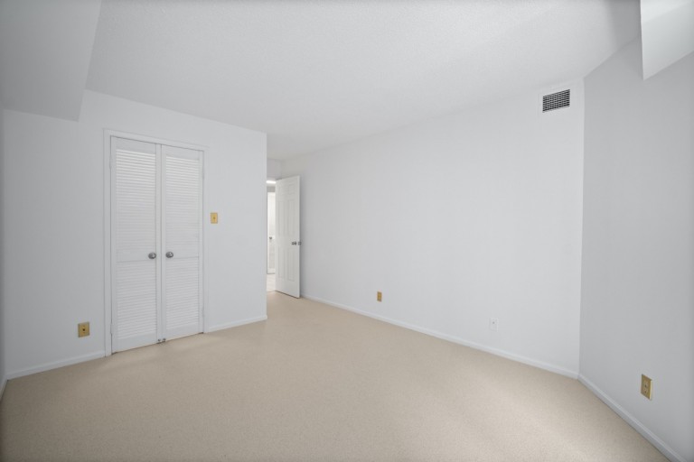 711 Bay Street, Unit 1613, Toronto, Ontario, Canada photo 29