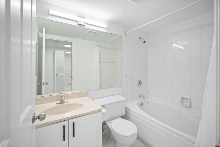 711 Bay Street, Unit 1613, Toronto, Ontario, Canada photo 33