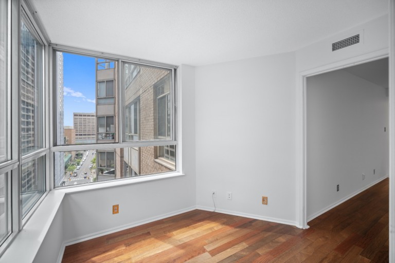 711 Bay Street, Unit 1613, Toronto, Ontario, Canada photo 22
