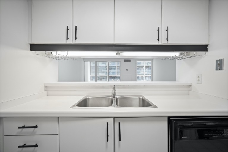 711 Bay Street, Unit 1613, Toronto, Ontario, Canada photo 16