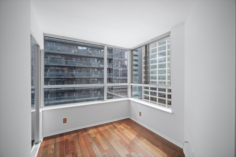 711 Bay Street, Unit 1613, Toronto, Ontario, Canada photo 24