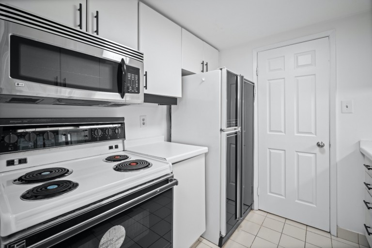 711 Bay Street, Unit 1613, Toronto, Ontario, Canada photo 13