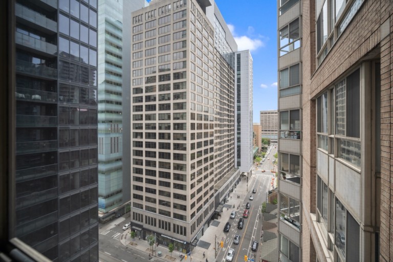 711 Bay Street, Unit 1613, Toronto, Ontario, Canada photo 25