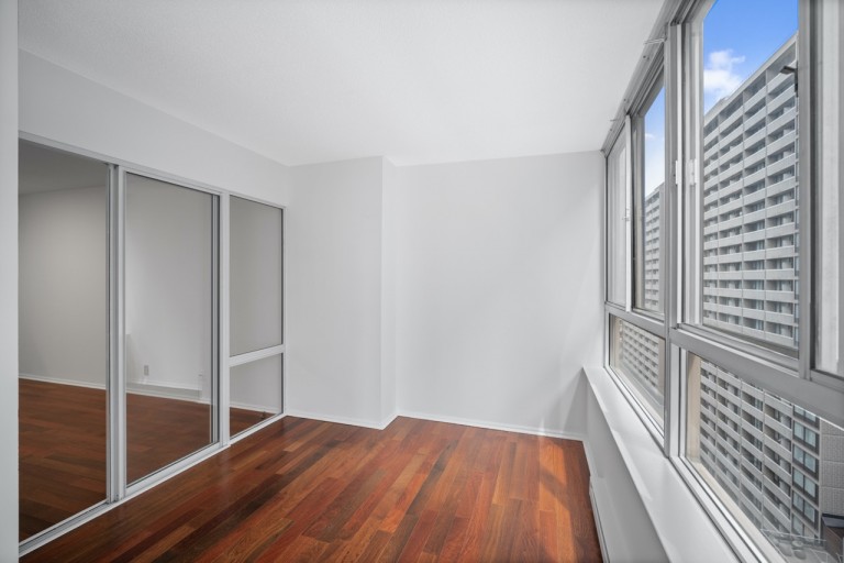 711 Bay Street, Unit 1613, Toronto, Ontario, Canada photo 21