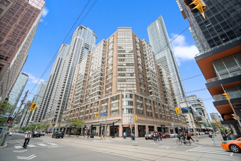 711 Bay Street, Unit 1613, Toronto, Ontario, Canada photo 39