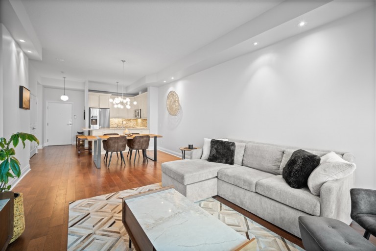 1 Hurontario Street, Suite 2004, Toronto, Ontario, Canada photo 4