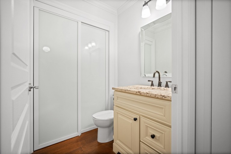 1 Hurontario Street, Suite 2004, Toronto, Ontario, Canada photo 7