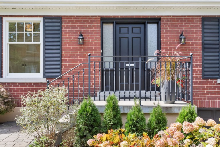 9 Humbercrest Point, Toronto, Ontario, Canada photo 3