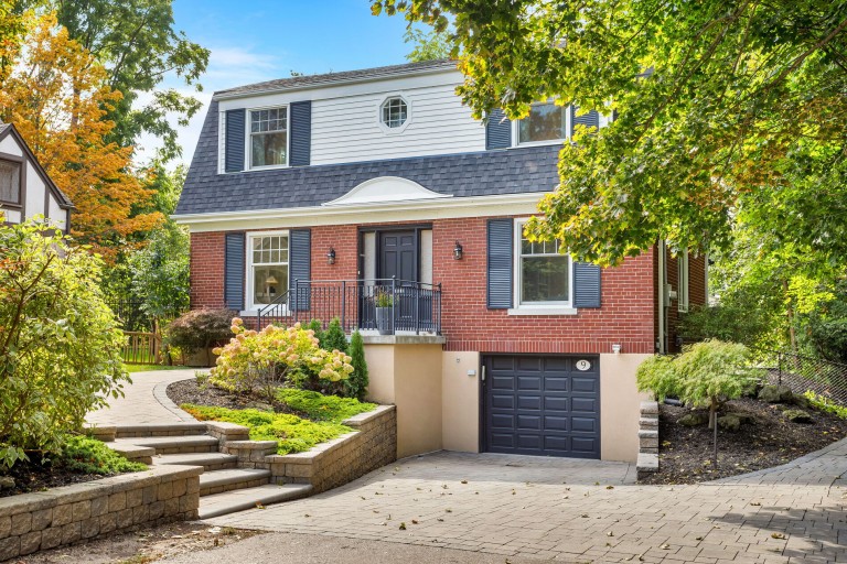 9 Humbercrest Point, Toronto, Ontario, Canada photo 2