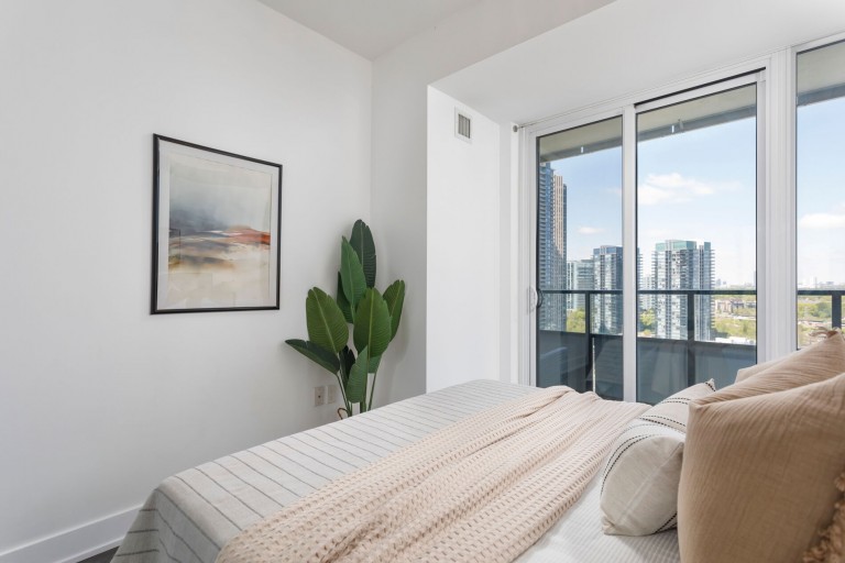 30 Shore Breeze Drive, Suite 1712, Toronto, Ontario, Canada photo 17