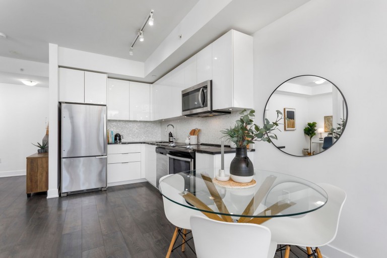 30 Shore Breeze Drive, Suite 1712, Toronto, Ontario, Canada photo 8
