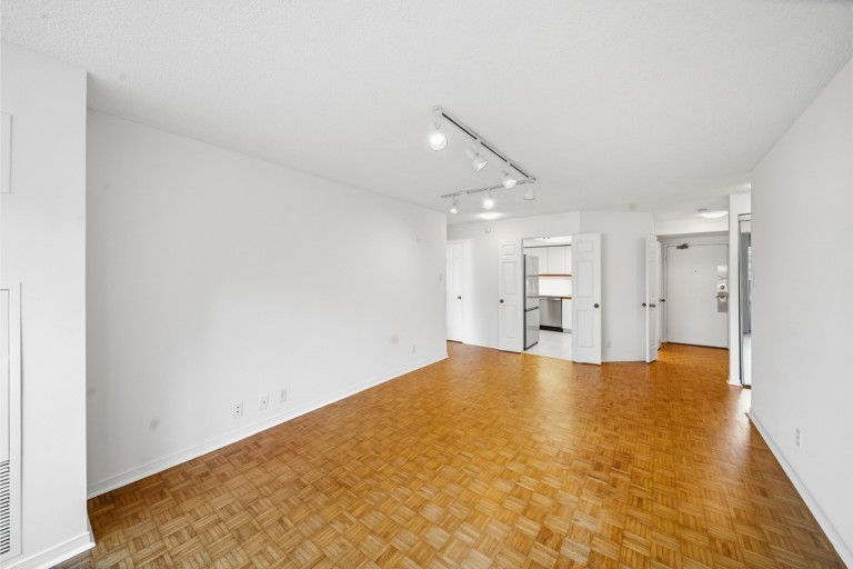 6 Humberline Dr Suite 202, Toronto, Ontario, Canada photo 12
