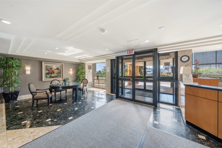 6 Humberline Dr Suite 202, Toronto, Ontario, Canada photo 3