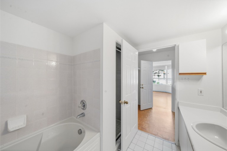 6 Humberline Dr Suite 202, Toronto, Ontario, Canada photo 25