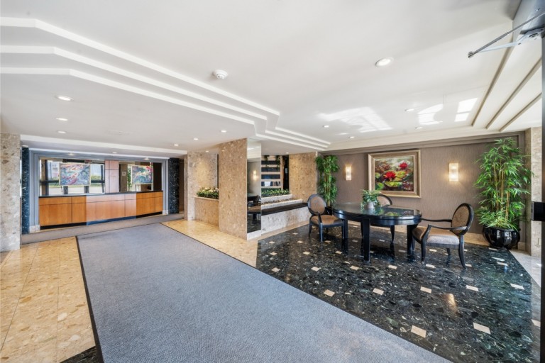 6 Humberline Dr Suite 202, Toronto, Ontario, Canada photo 4