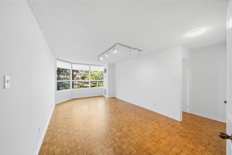 6 Humberline Dr Suite 202, Toronto, Ontario, Canada photo 8