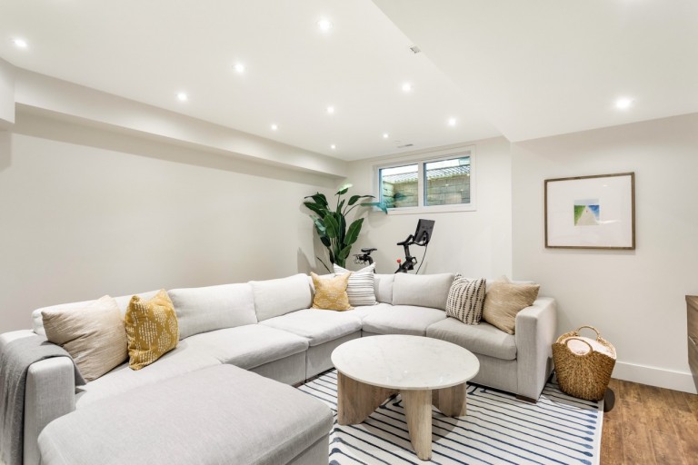 311 Armadale Avenue, Toronto, Ontario, Canada