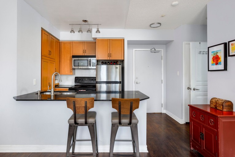 2495 Dundas Street West Suite #307, Toronto, Ontario, Canada photo 7