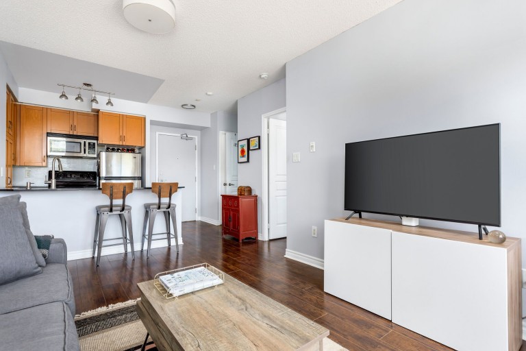 2495 Dundas Street West Suite #307, Toronto, Ontario, Canada photo 15