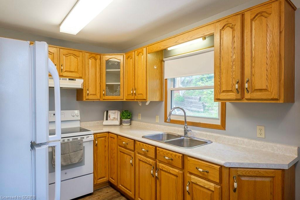 8 C Lane, Fishers Glen, Ontario, Canada