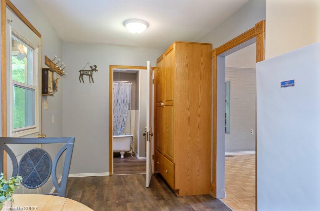 8 C Lane, Fishers Glen, Ontario, Canada