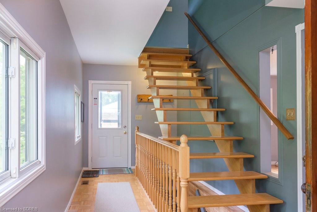 8 C Lane, Fishers Glen, Ontario, Canada