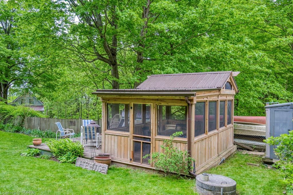 8 C Lane, Fishers Glen, Ontario, Canada