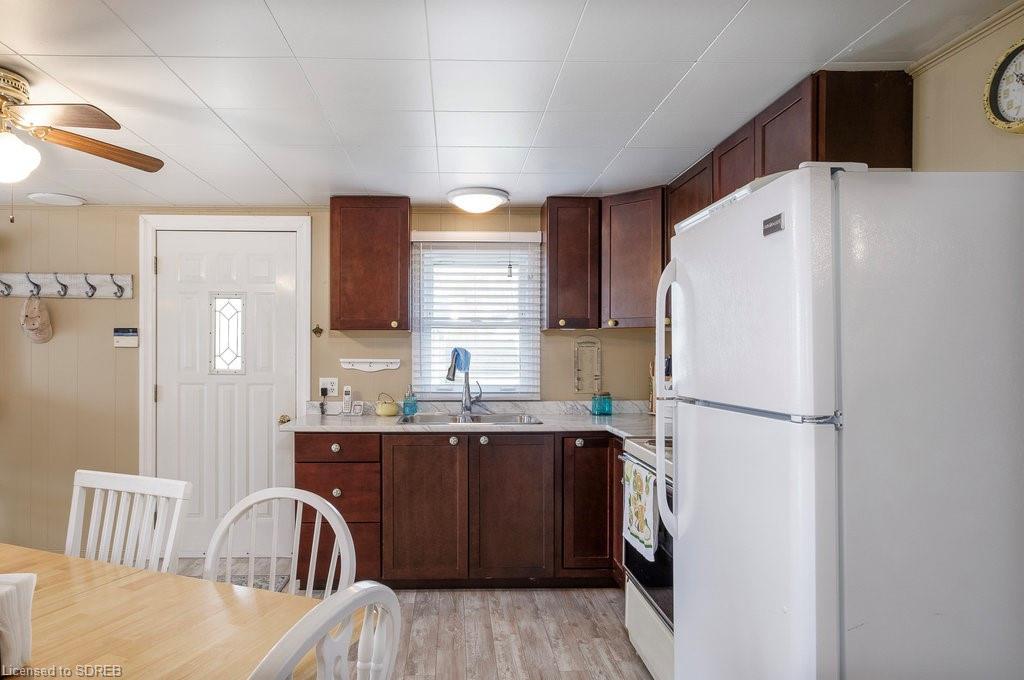 21 FOURTH Avenue, Long Point, Ontario, Canada