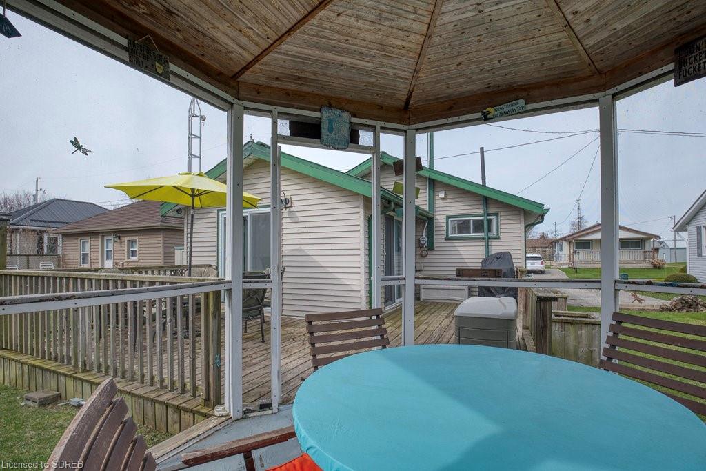 21 FOURTH Avenue, Long Point, Ontario, Canada