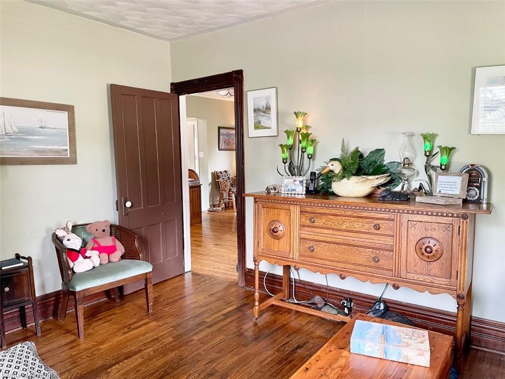 33,35,37 WOLVEN Street, Port Rowan, Ontario, Canada
