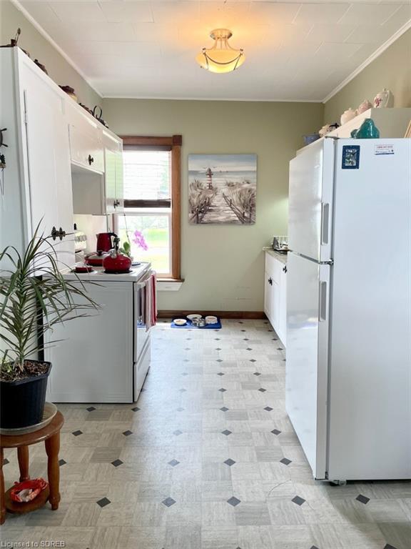 33,35,37 WOLVEN Street, Port Rowan, Ontario, Canada