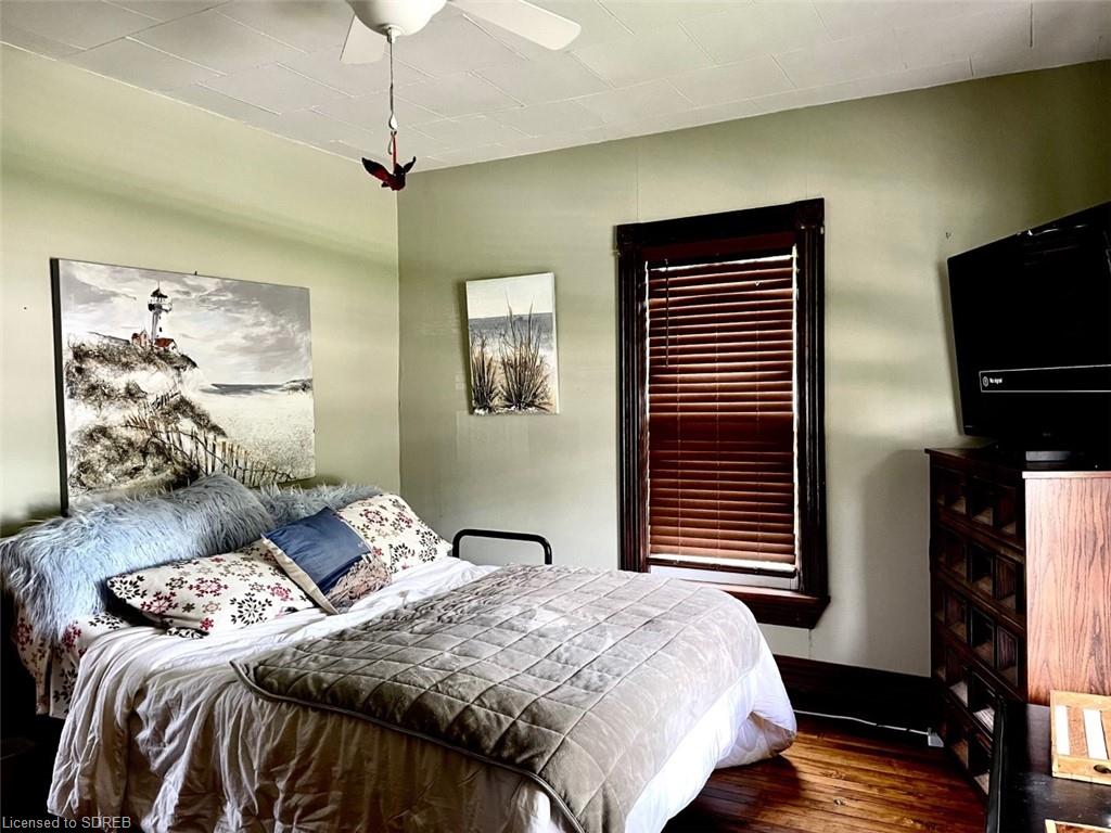 33,35,37 WOLVEN Street, Port Rowan, Ontario, Canada