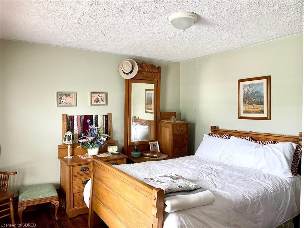 33,35,37 WOLVEN Street, Port Rowan, Ontario, Canada