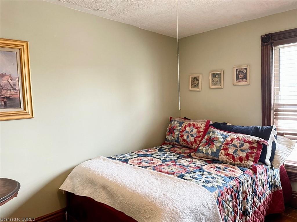 33,35,37 WOLVEN Street, Port Rowan, Ontario, Canada