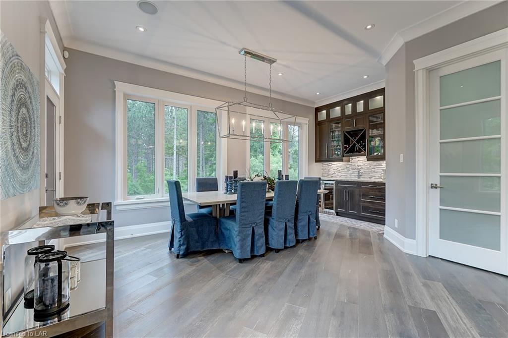 6 RAVINE Drive, Minesing Ontario, Canada