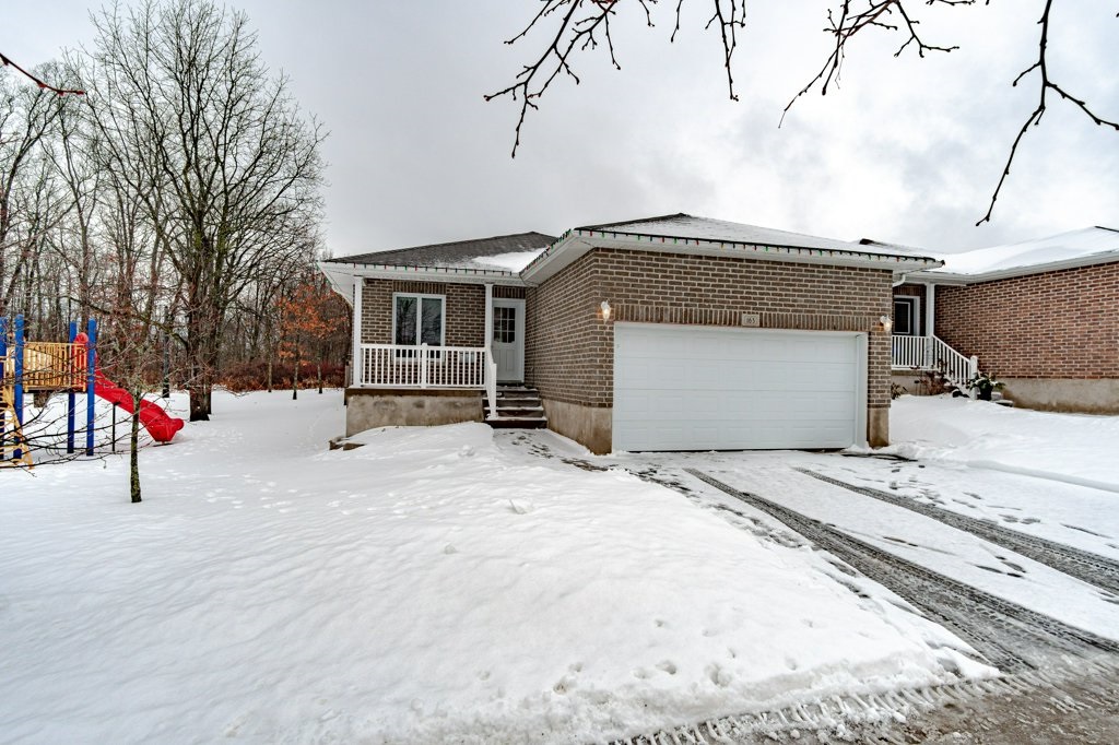 163 MacDougall Drive, Amherstview Ontario, Canada