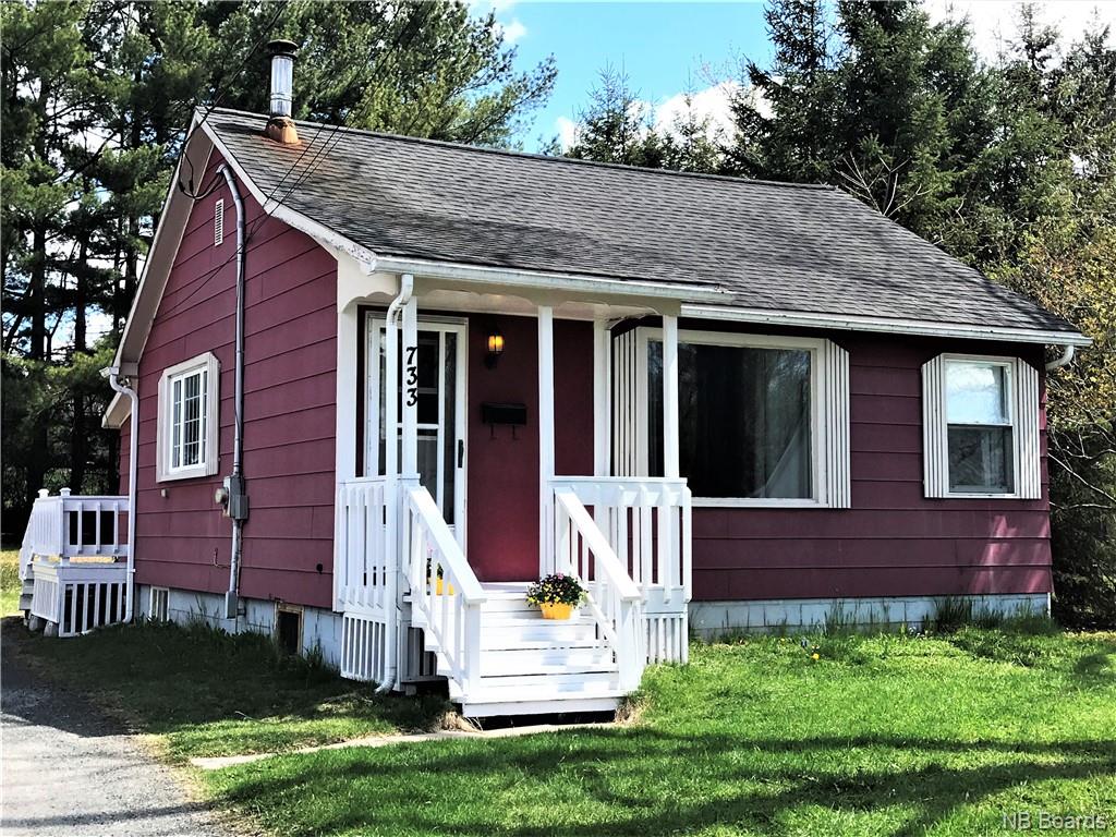 733 MacLaren Avenue, Fredericton New Brunswick, Canada