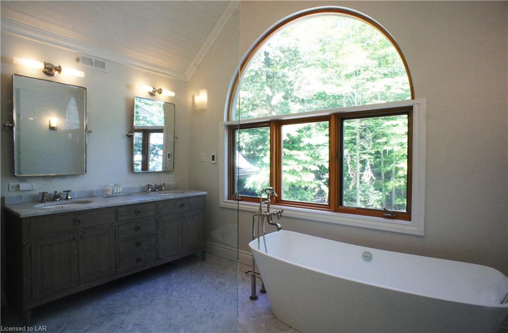 1027 STONEGATE Court, Haliburton, Ontario, Canada