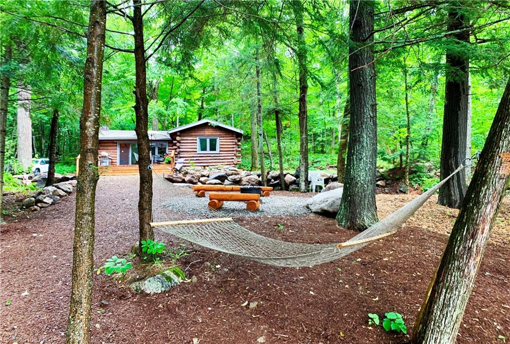 1027 PONDEROSA Trail, Haliburton, Ontario, Canada