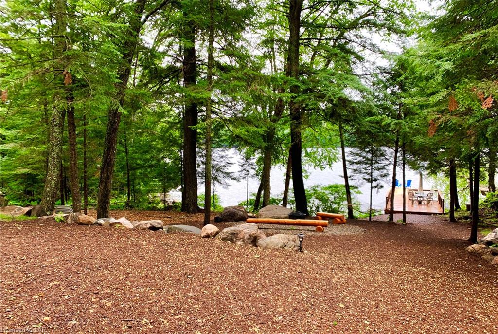 1027 PONDEROSA Trail, Haliburton, Ontario, Canada