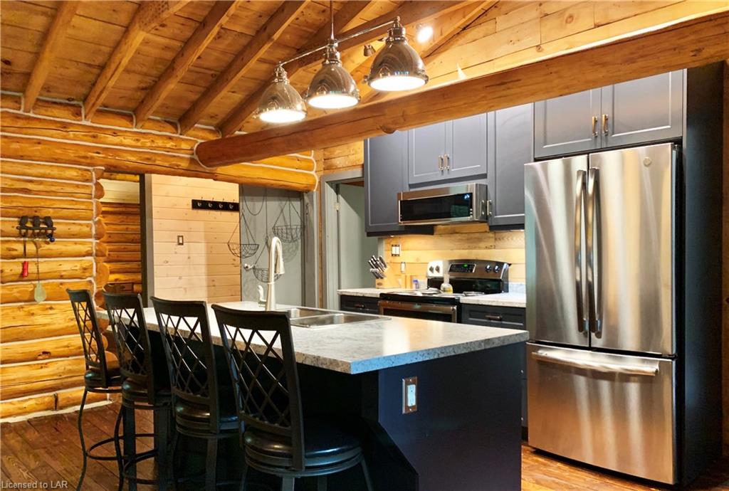 1027 PONDEROSA Trail, Haliburton, Ontario, Canada
