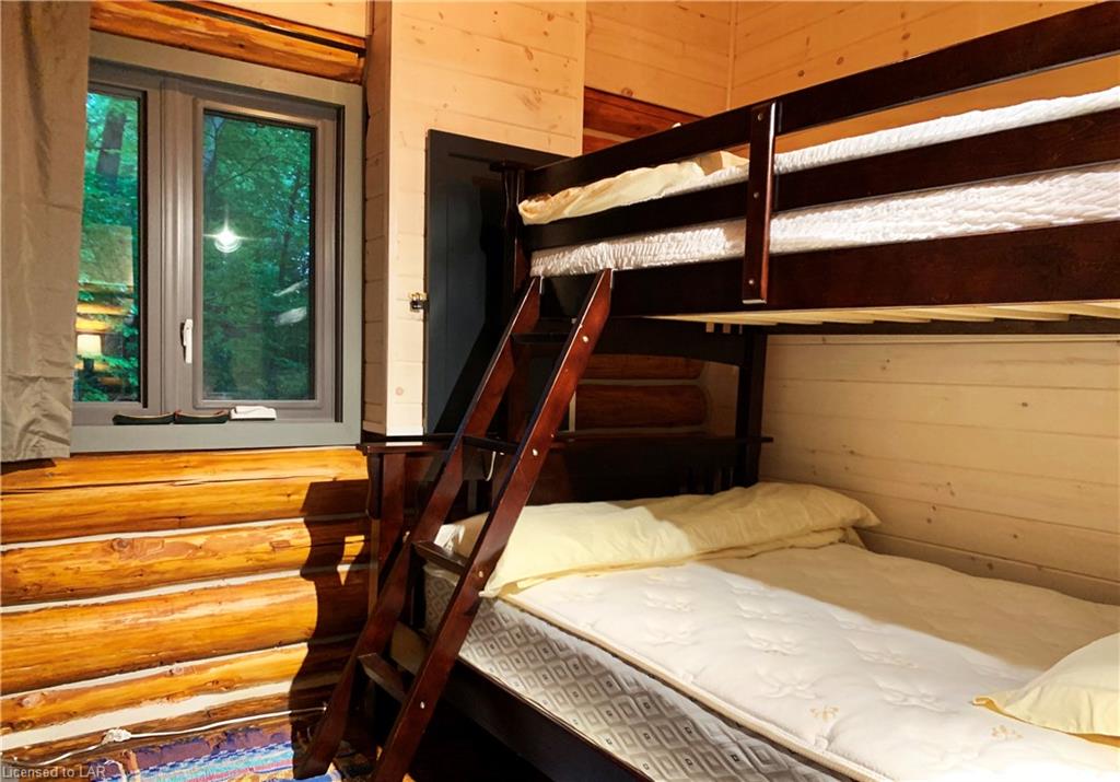 1027 PONDEROSA Trail, Haliburton, Ontario, Canada